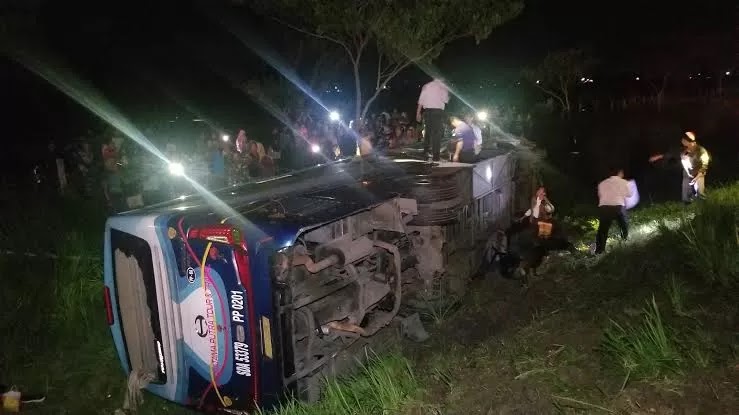 Guru dan Murid Tewas Kecelakaan Bus Study Tour SMAN 1 Sidoarjo di Tol Ngawi