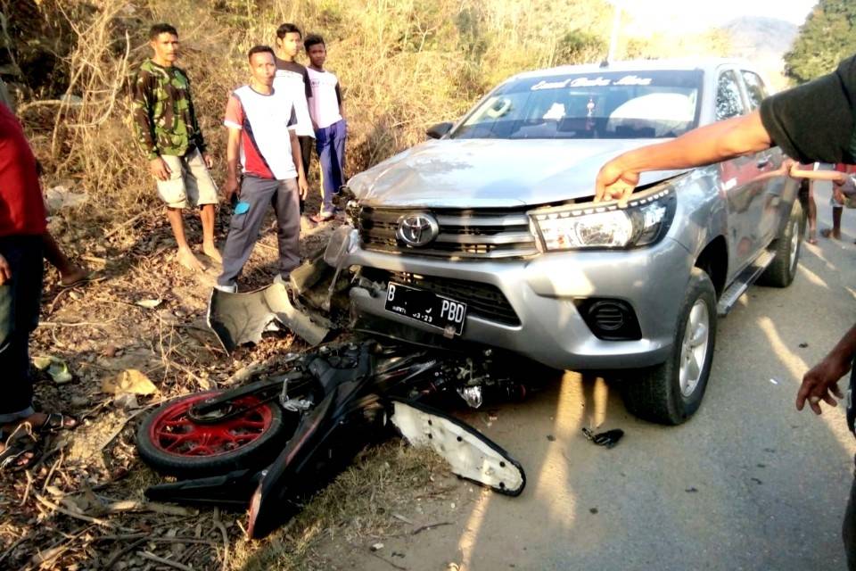 Kecelakaan Berboncengan Lalu Tabrakan dengan Mobil Hilux di Bengkulu Tengah, 1 Tewas 1 Luka