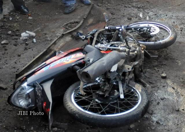 Seorang Istri Tewas Usai Gagal Nyalip Truk di Kalideres, Suami Selamat