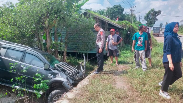 Pengemudi Pajero Sport Tewas usai Tabrakan dengan Truk Tangki di Kotawaringin Barat