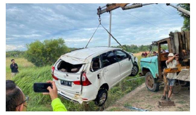 Berpenumpang 7 Orang, Toyota Avanza Rentalan Tabrak Pohon Lalu Masuk Parit di Karimun, Begini Kondisi Korbannya