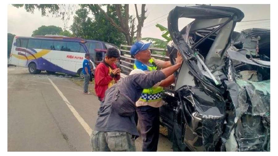 Kecelakaan di Bandung Barat, Bus Hiba Putra Hantam Pikap dari Depan, Korban Luka-luka