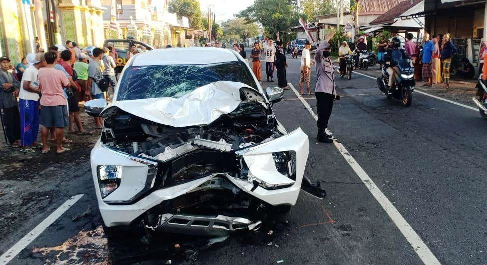 Mobil Vs Motor di Banyuwangi, Istri Meninggal, Suami Luka Parah