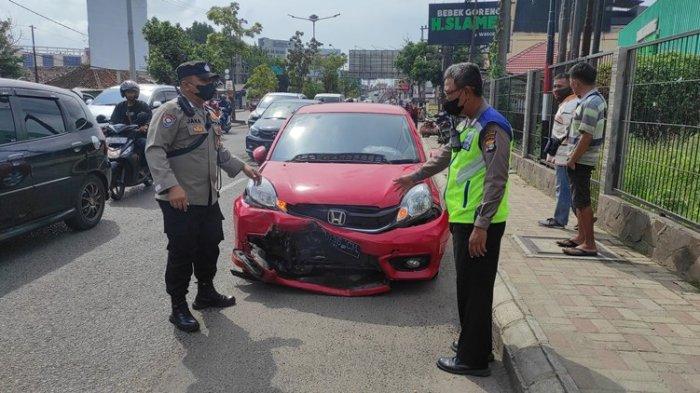 Kecelakaan Tunggal di Bandar Lampung, Honda Brio Hantam Median Jalan di ZA Pagar Alam