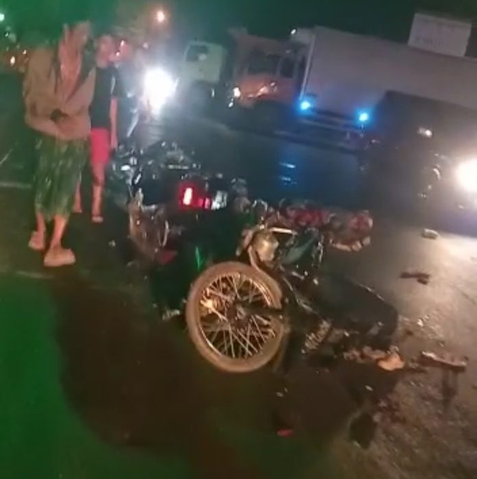 Kecelakaan Maut di Pasuruan, Truk Semen Tabrak Beberapa Kendaraan Saat Berhenti di Lampu Merah, Ibu & Anak Tewas dan 5 Luka-luka
