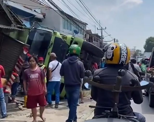 Kecelakaan Beruntun di Cilegon, Truk Hino Rem Blong Tabrak 5 Mobil-Motor